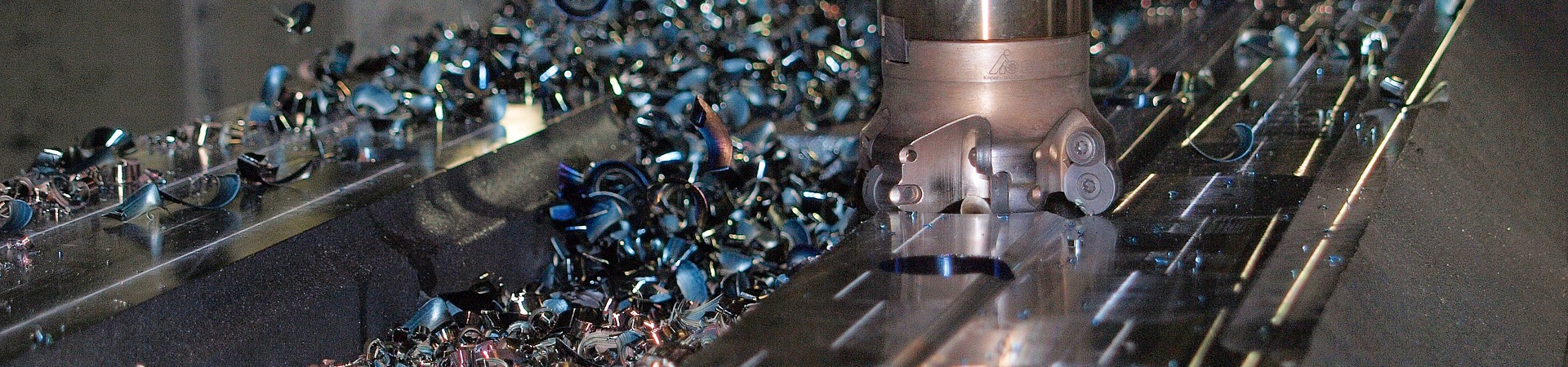 Ein CNC-Dreher bei der Arbeit.